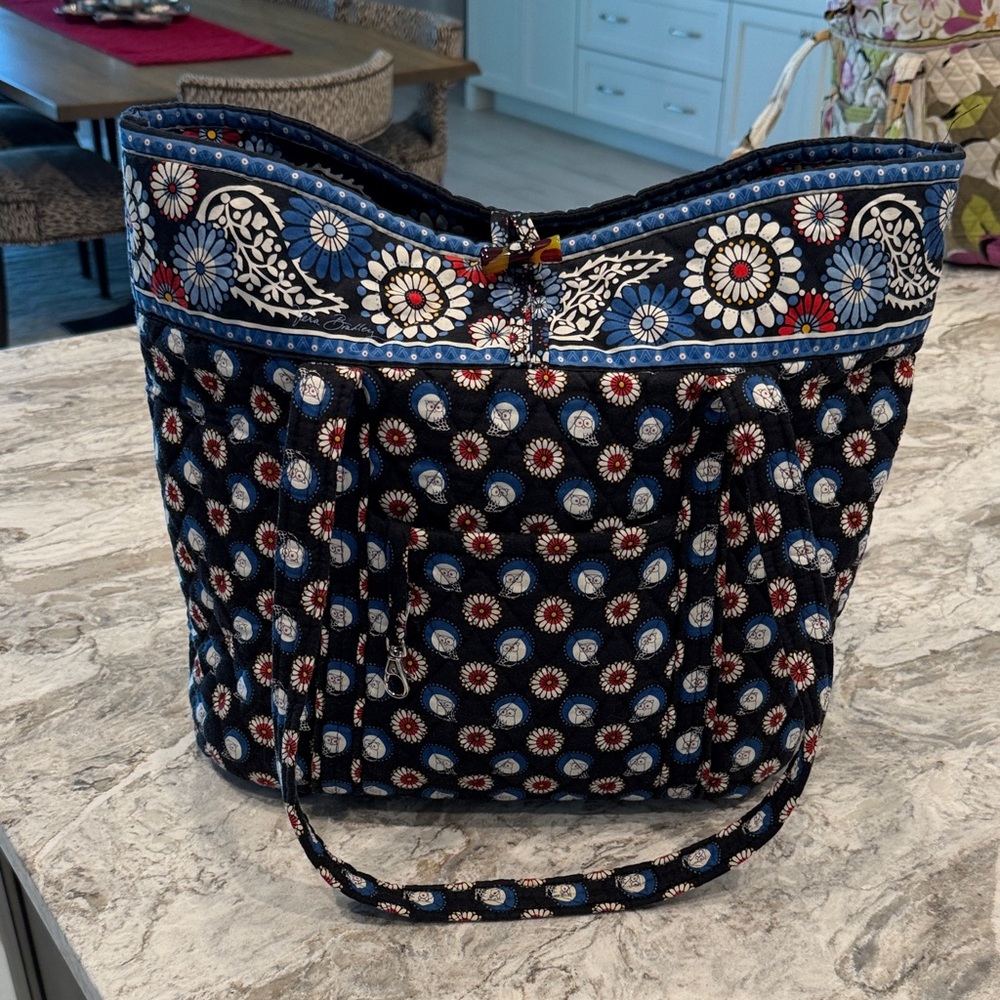 Vera Bradley tote in the retired "Night Owl"